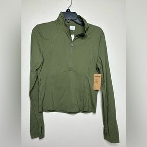 🇺🇸 Victoria Secret Pink Active Olive Long Sleeve Crop Top. Size L